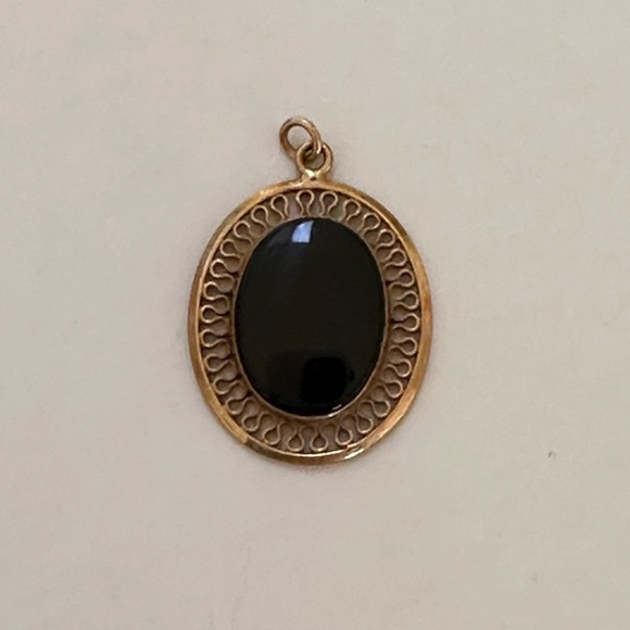 Vintage 1950s WINARD 12K GF Filigree Oval Black Onyx Pendant Yellow gold filled - Picture 6 of 8